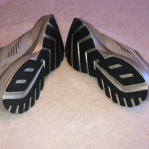 Brooks Levitate sneakers - Picture 7 of 7